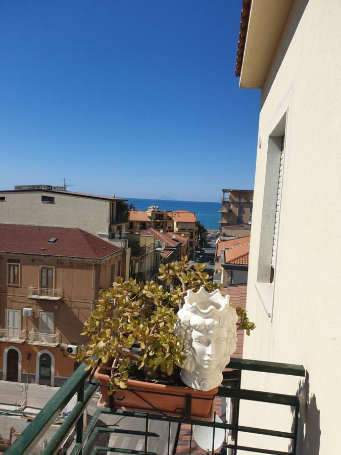 I Mori In Campidoglio Affitta Camere Сант'Агата-ди-Милите Экстерьер фото